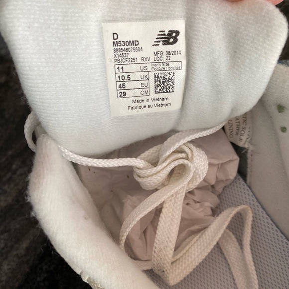 NWT - NEW BALANCE - Leather and Canvas Shoes - Picture 4 of 5